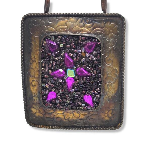 Vintage Mauve Irridecent Glass Beads, Brass Center Piece with Beads 18" Necklace - Picture 4 of 7